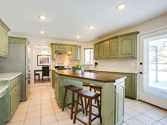 5th image of 1631 120th Ln NE