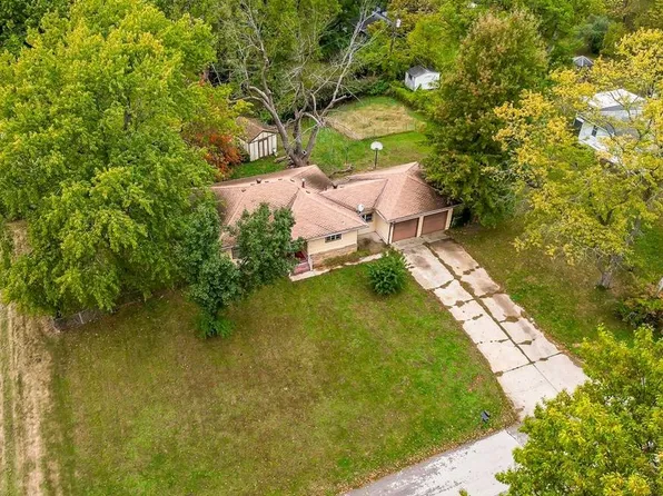 2716 S Whitney Rd, Independence, MO 64057