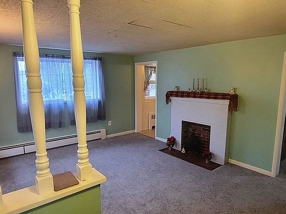 4th image of 127 Breed St