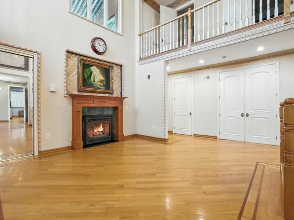 77-16 Kew Forest Lane image 2 of 38