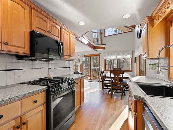 5th image of 22 Leonard St