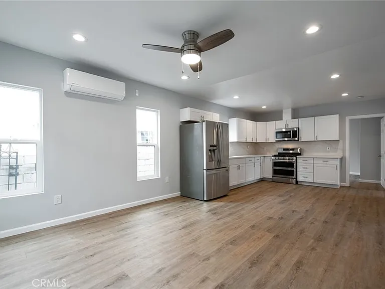 1516 E Young St — Photo 3