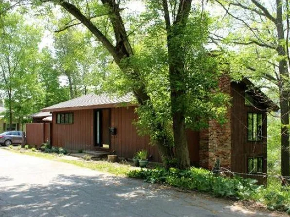 37 Highland Avenue, St. Johnsbury, VT 05819