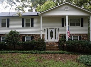2107 Foxhunt Dr, Gastonia, NC 28054