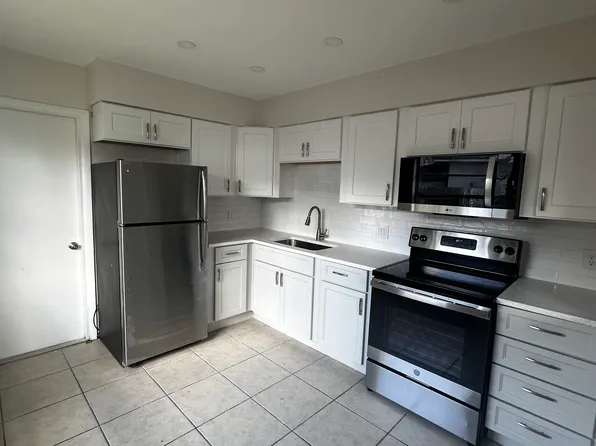 5006 23rd St W #B, Bradenton, FL 34207