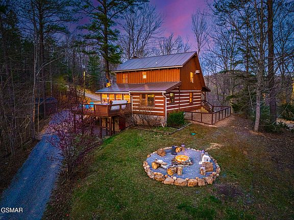4th image of 3239 Cove Creek Way