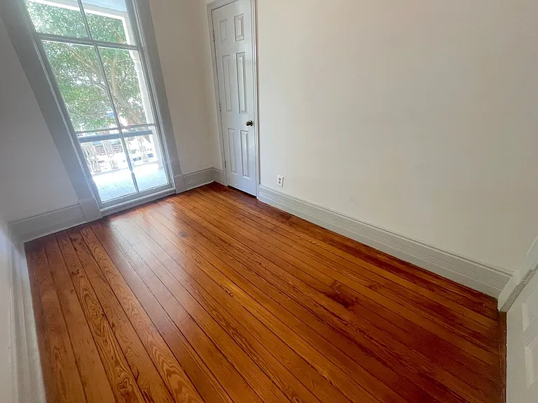406 E Duffy St — Photo 10