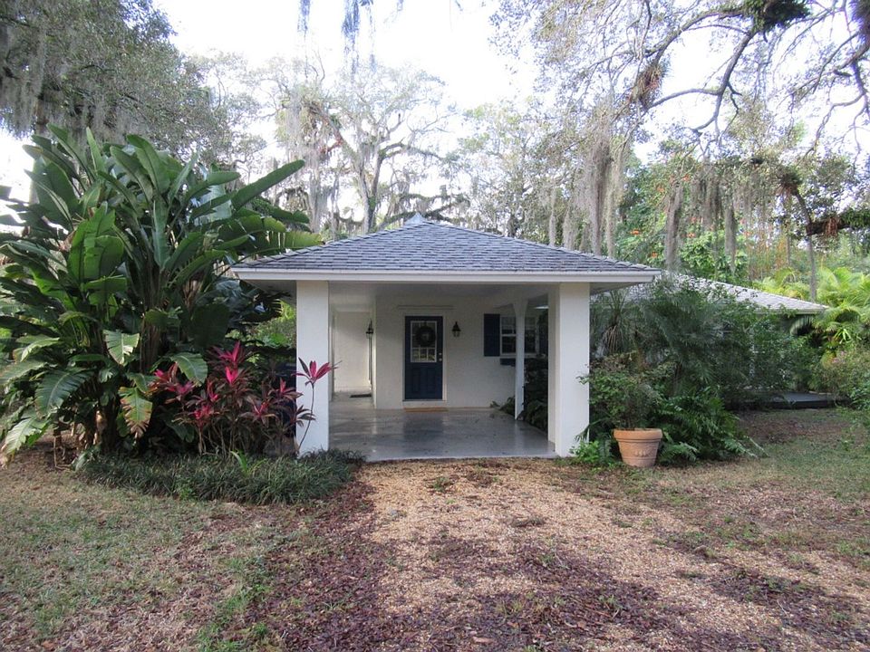 1st image of 700 Royal Palm Pl