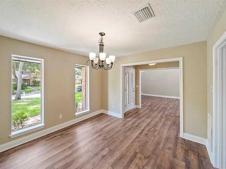 3602 Cobleskill Ct — Photo 4