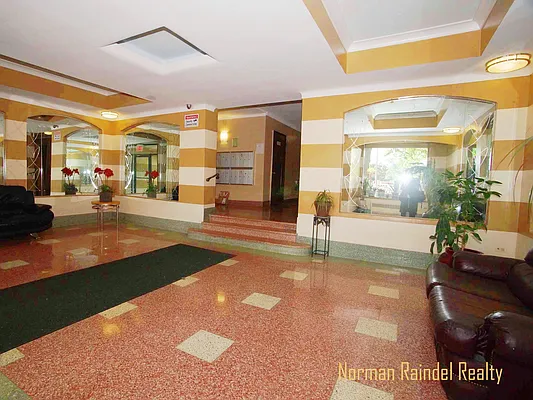 Rented by Norman Raindel, LREB | media 19