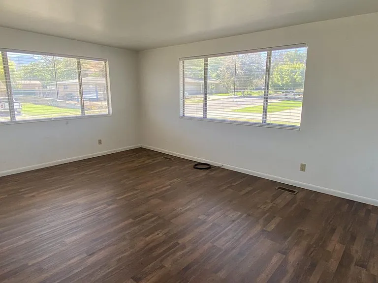 290 S Fairlane Dr #3 — Photo 5