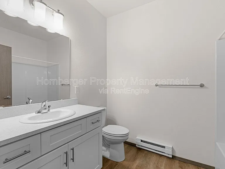 4th Ave Apartments — Photo 11