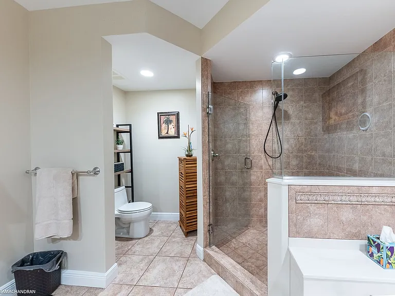 3313 Sunset Key Cir #403 — Photo 32