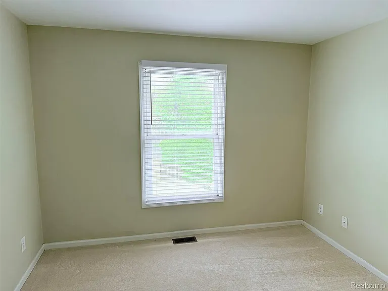 65 W Euclid St #5 — Photo 20