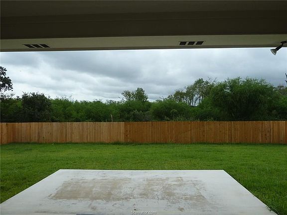3rd image of 3604 Park Oak Dr