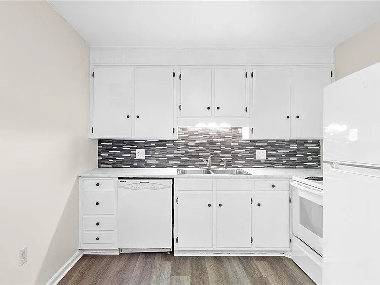 2227 Bailey Ave #C — Photo 5