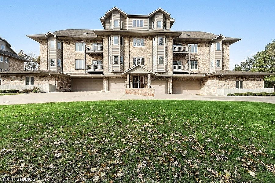 1st image of 3168 Woodland Dr #68