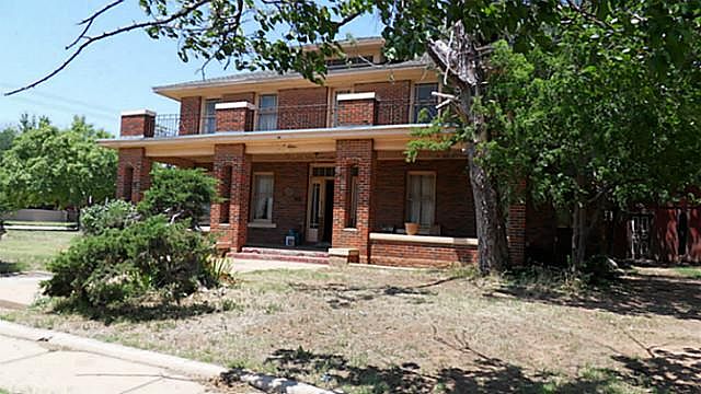 1st image of 442 Poplar St