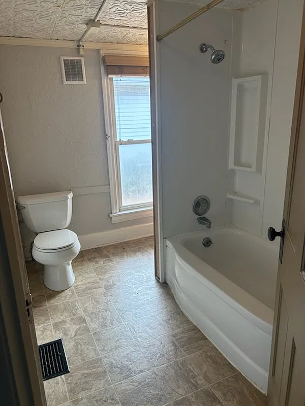 2 bed, 800 sqft, $1,100 — Photo 2