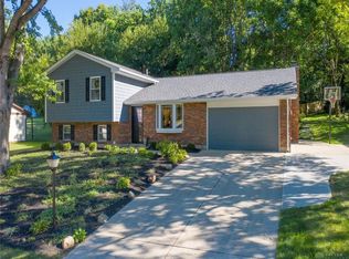 624 Tealwood Dr, Dayton, OH 45430