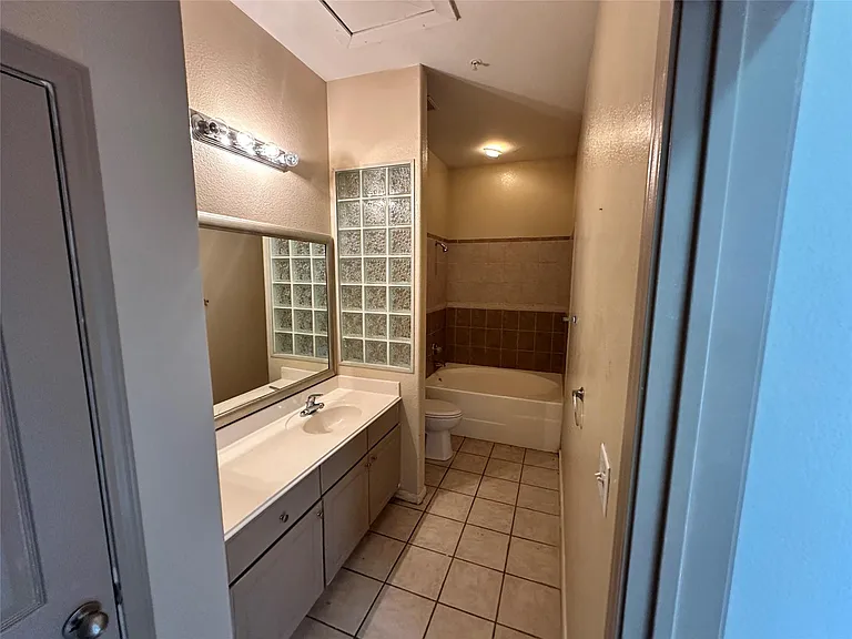 1441 East St #315 — Photo 19