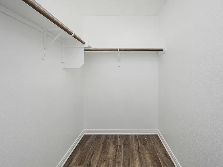 517 Fallbrook Dr — Photo 27