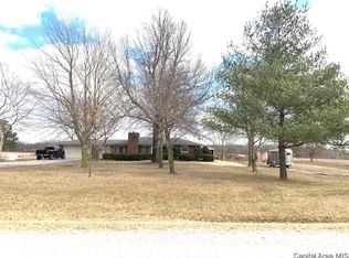 832 N 675 East Rd, Palmer, IL 62556