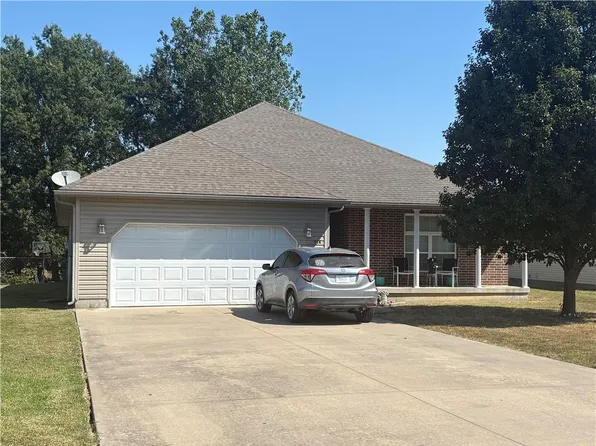 514 Brooklyn Ct, Frontenac, KS 66763