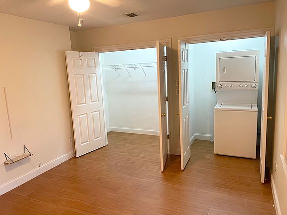 3rd image of 284 John St #1R