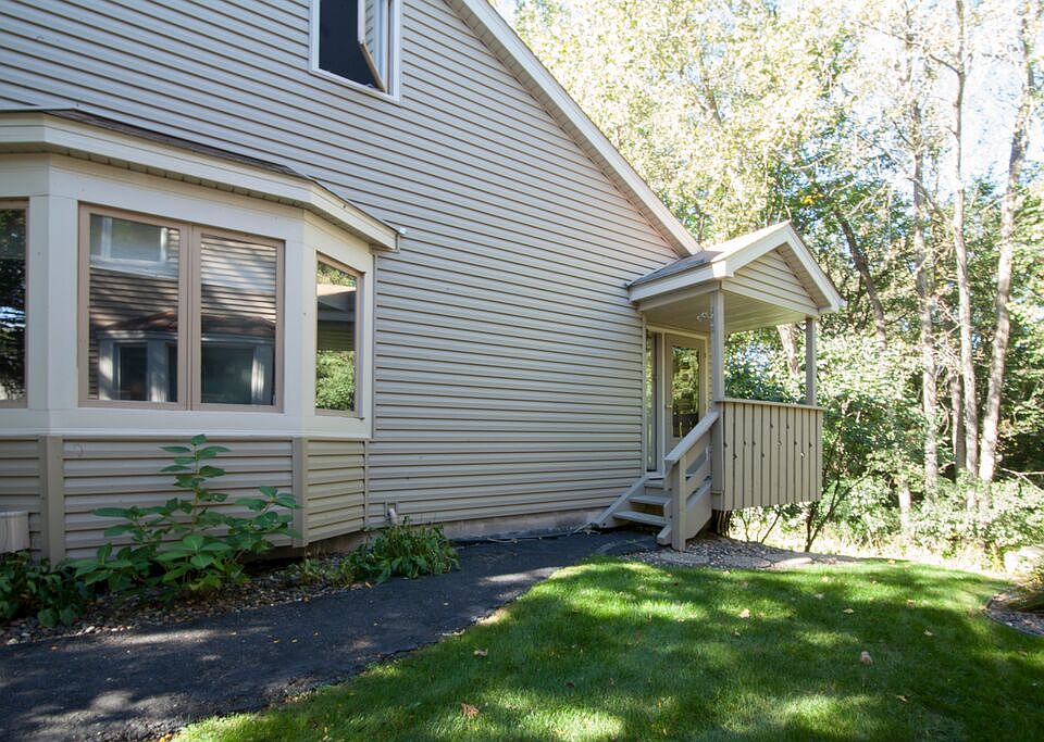 2nd image of 5422 Meister Rd NE