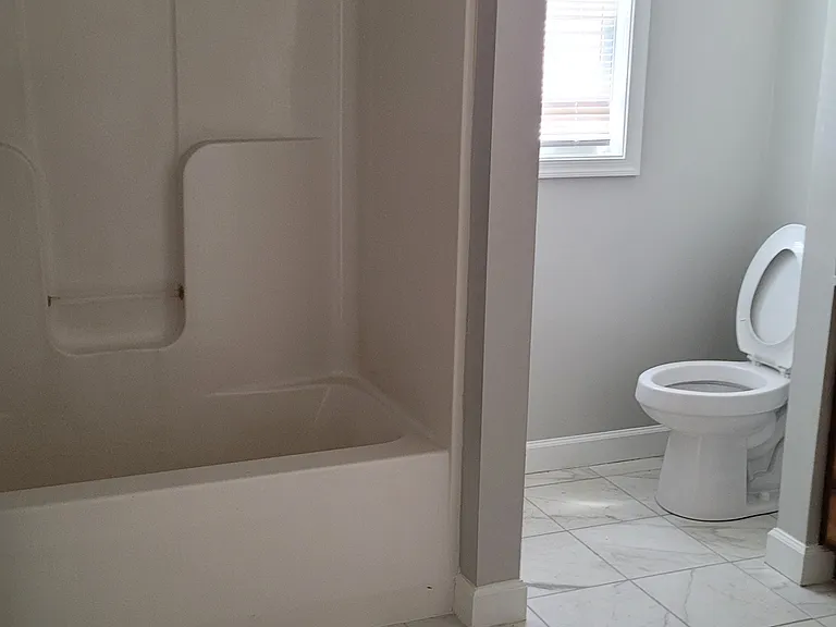 Downstairs full bathroom