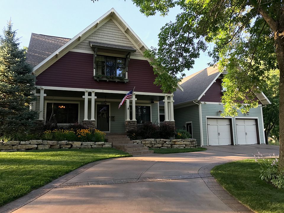2627 Cass St, La Crosse, WI 54601 Zillow