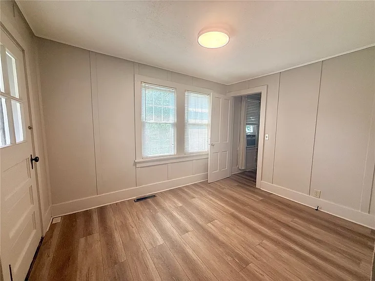 5156 Saint Paul Blvd — Photo 24