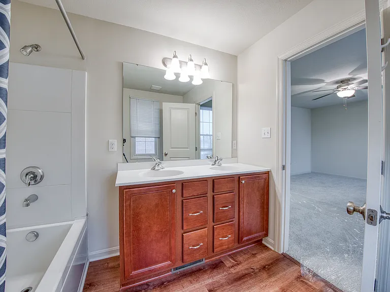 423 Marshall Heights Dr — Photo 22