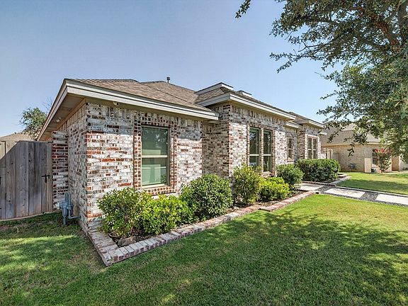 2nd image of 5815 Santa Clarita Ln