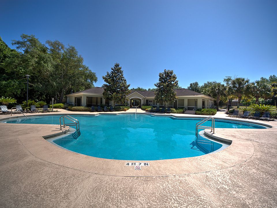Courtney Manor Pool
