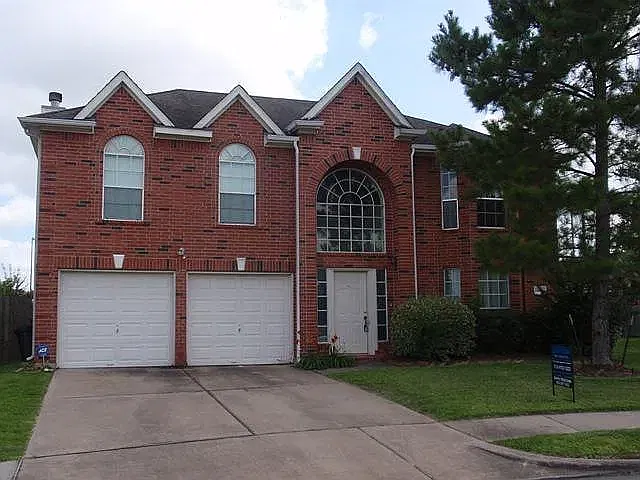 15011 Changing Oak Ridge Ct