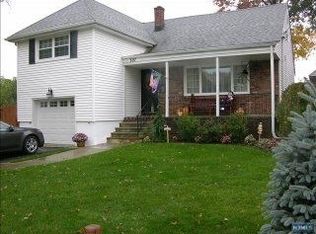 107 Lexington Ave, Rochelle Park, NJ 07662