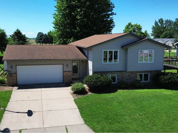 205 Benson Dr, Lewiston, MN 55952