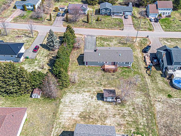 4th image of 13 Cambridge Dr