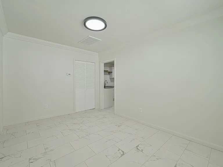 1526 NW 45th St — Photo 8