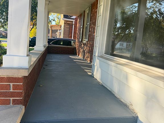 2nd image of 754 Champaign Rd