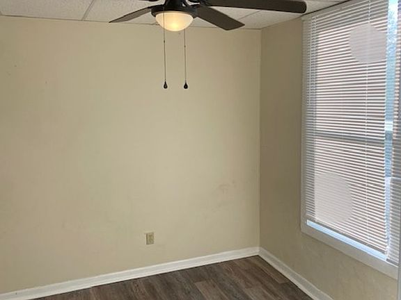 5th image of 111 S Newport Ave #18