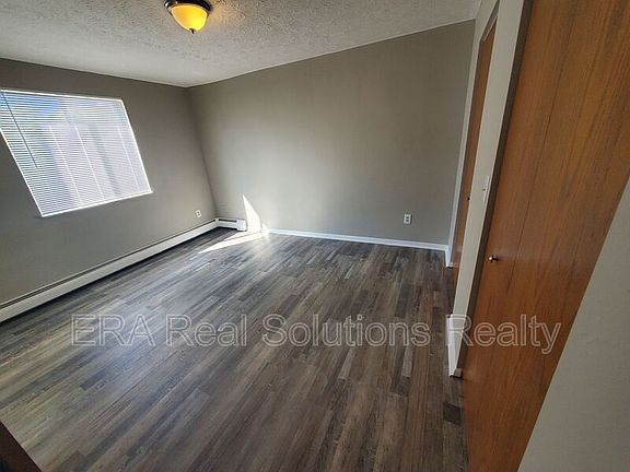 5th image of 3006 Montana Ave APT 11