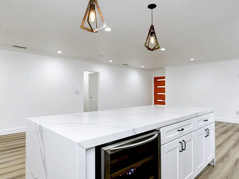 641 Joann St — Photo 4