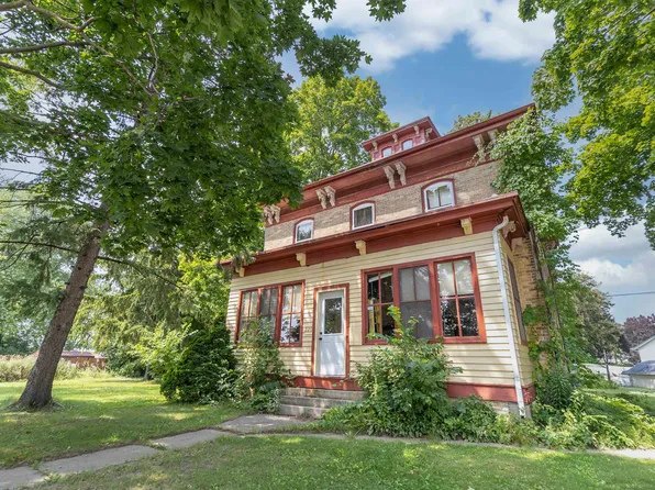220 W Main St, Chilton, WI 53014