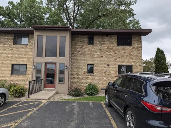 232 N Campbell Rd APT B, Oshkosh, WI 54902