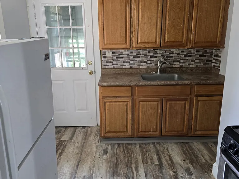 274 W Grand Ave #2 — Photo 5
