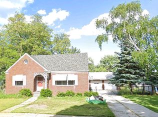 25150 Comfort St, Center Line, MI 48015