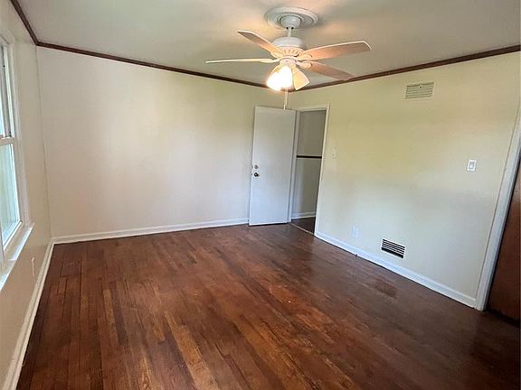 4th image of 501 Lester St